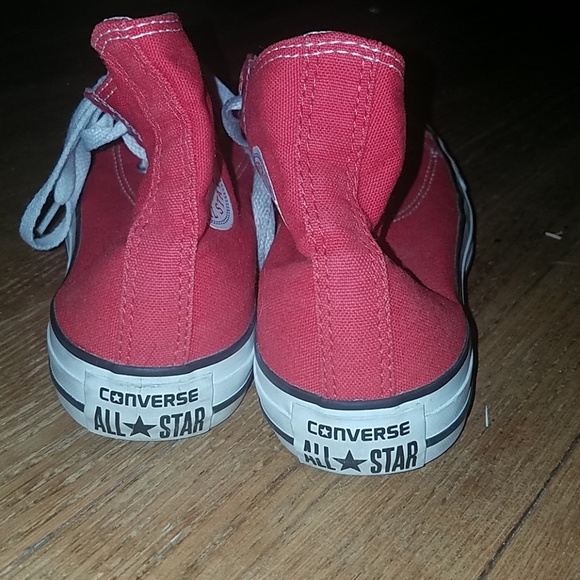 Red Converse - Picture 7 of 7